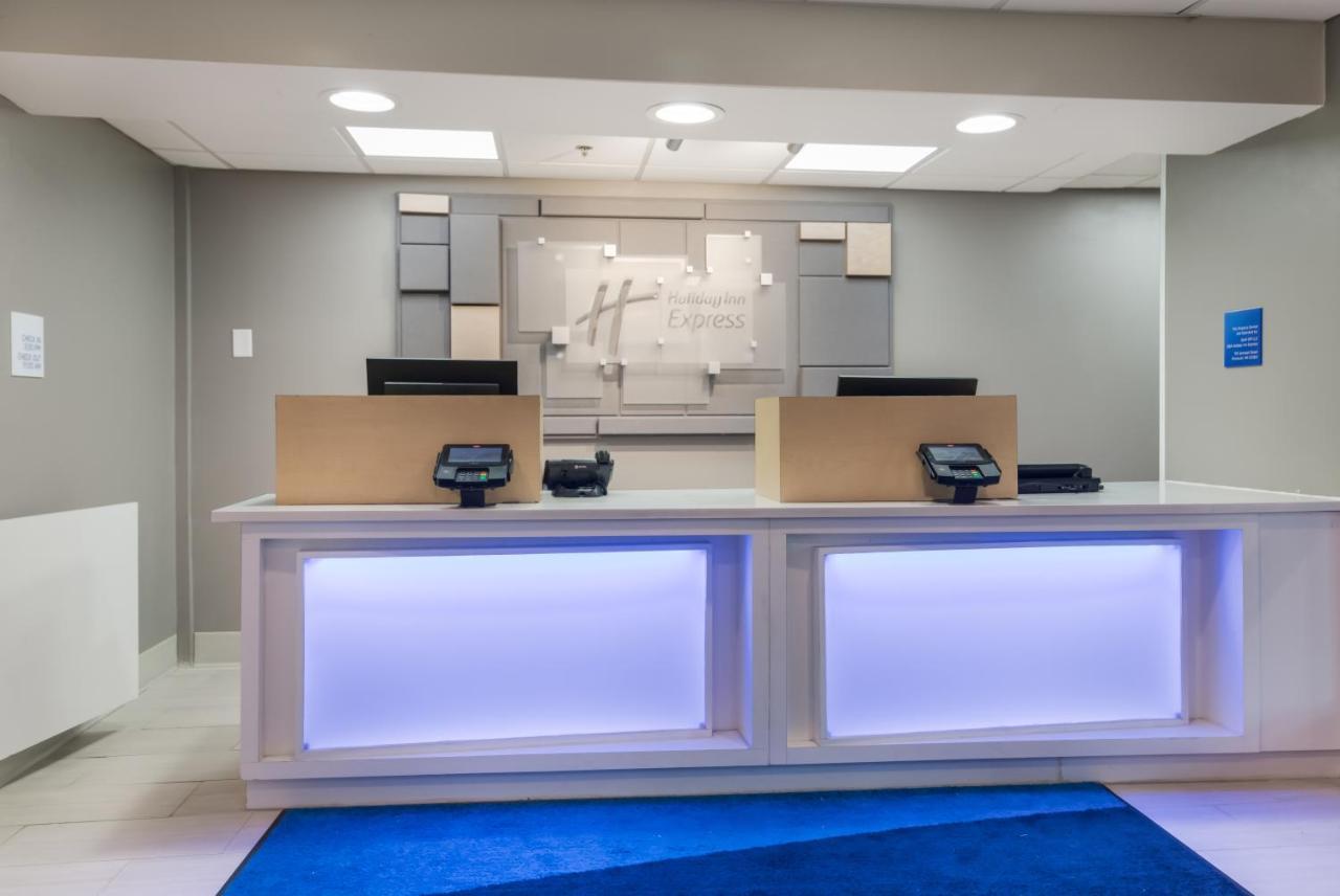 Holiday Inn Express - Plymouth By Ihg Eksteriør bilde