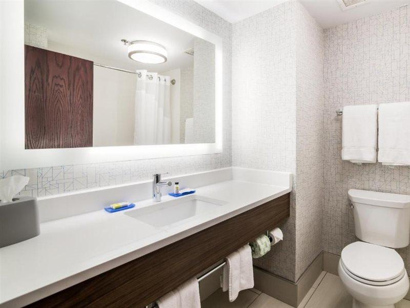 Holiday Inn Express - Plymouth By Ihg Eksteriør bilde